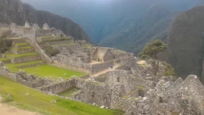 How Is A 1 Day Trip To Machu Picchu, Peru? : Buildings in city center