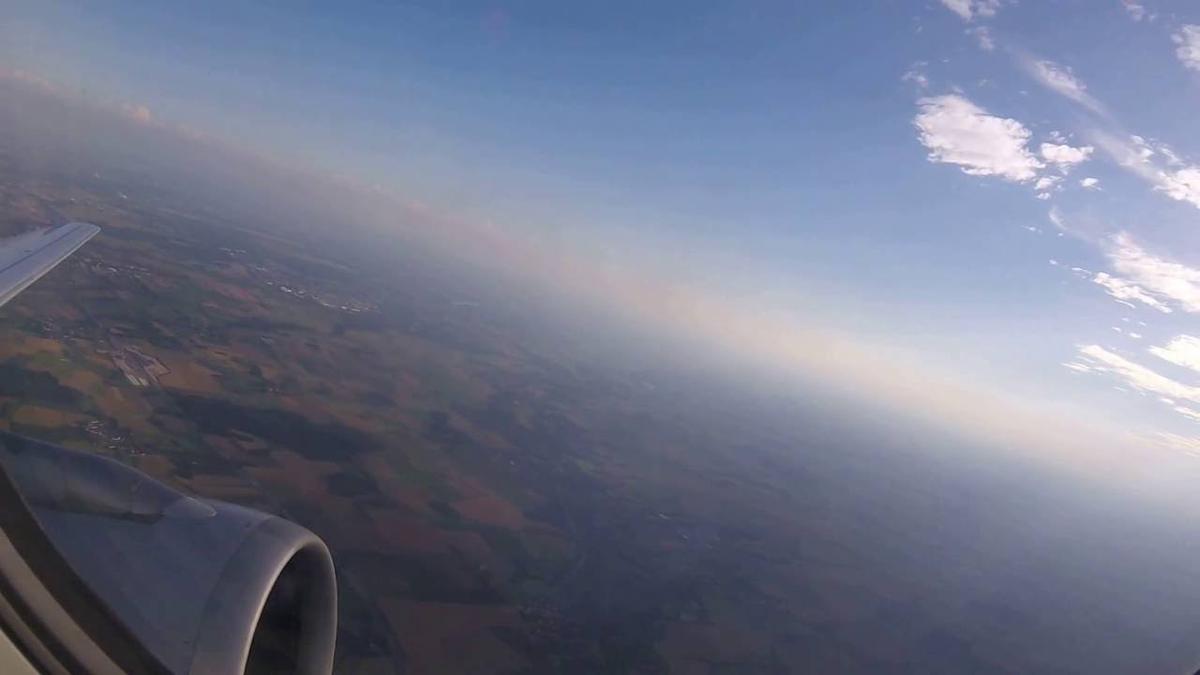 'Video thumbnail for Take off in Munich airport'