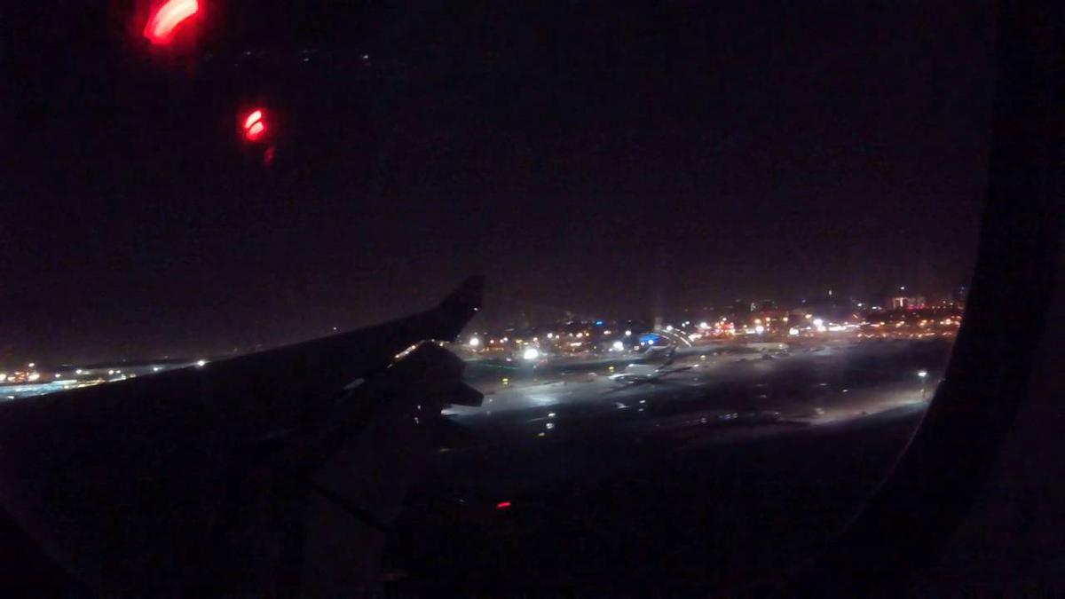 'Video thumbnail for Landing in Dubai airport'