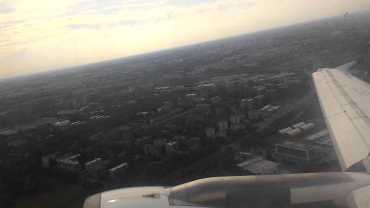 'Video thumbnail for Take off in Milan Linate airport'
