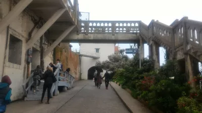 Is it worth to visit AlCatraz? AlCatraz tour review : Going up the island
