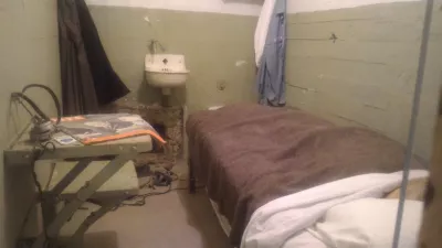 Is it worth to visit AlCatraz? AlCatraz tour review : Prison cell of an escape tentative