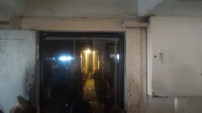 Is it worth to visit AlCatraz? AlCatraz tour review : Empty space between the cells