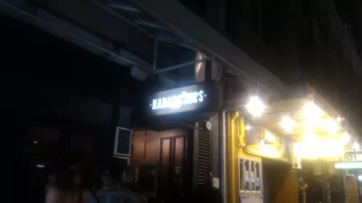 Zábavné zaujímavosti v Aucklande v noci: Frenzi Barcrawl v Aucklande : Vchod Habany Joe