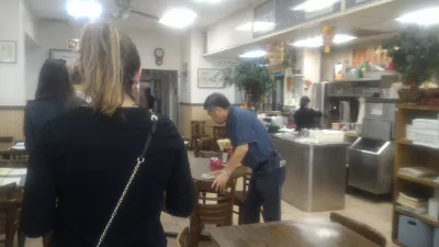Kde je najlepšie čínske jedlo v čínskej štvrti San Francisco? : Miesto na sedenie pri najlepšom obede v San Franciscu v reštaurácii Golden Star Vietnamese