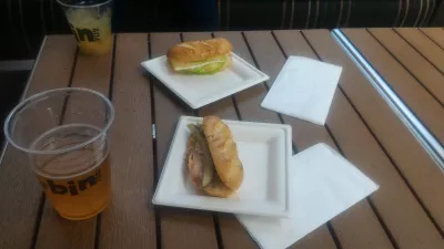 Brunch på containerparken Las Vegas och dess berömda mantis : Brie och kubansk smörgås på terrassen på Bin702