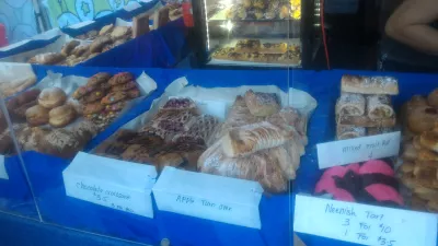 Where to find cheap food in Brisbane? A guide to the best places to eat in Brisbane : Tasty brekfast food at Brisbane City Markets