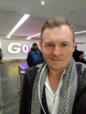 Ezoic Pubtelligence event in Google headquarters NYC : In Google headquarters NYC entrance hall
