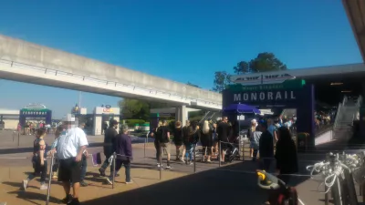 Aká je jednodňová návšteva v Disney's Magic Kingdom? : Ísť do jednokoľajky