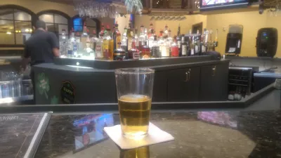 From Kissimmee hotel near Orlando to Las Vegas : Park Inn bar happy hour beer