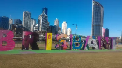 Southbank Brisbane free public beach, swimming pool and other entertainement : Brisbane sign