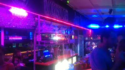 Tahiti nightlife, what to do in Tahiti at night? : Morrison's Café main bar