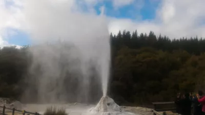 A visit of Wai-O-Tapu thermal wonderland and Lady Knox geyser : Lady Knox geyser eruption slowly ending