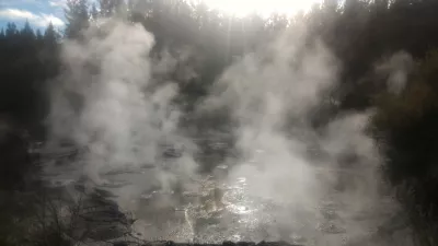 A visit of Wai-O-Tapu thermal wonderland and Lady Knox geyser : Wai-O-Tapu mud pools
