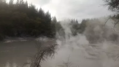 A visit of Wai-O-Tapu thermal wonderland and Lady Knox geyser : Wai-O-Tapu mud pools and steam
