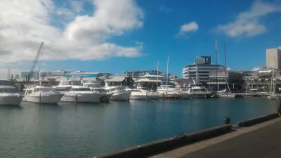 Where to go in Auckland at night? An Auckland Viaduct tour : Yachts anchored in the harbour