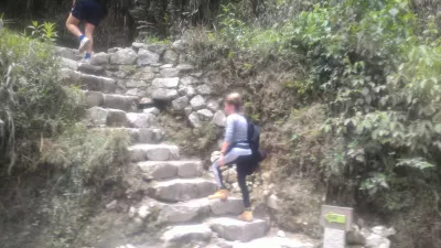 Meglátogatja Cusco-t? A CUSCO inspirációja. : Az emberek túrázzák a lépéseket Machu Picchu-nak