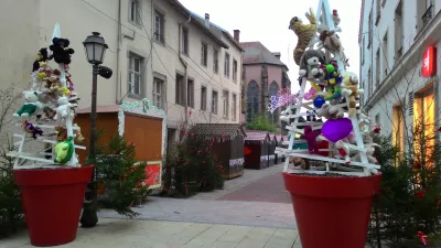 Best Christmas markets in Europe Christkindlmarket : Christmas market decorations in Strasbourg, France