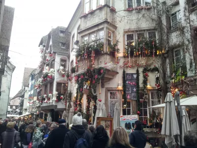 Najlepšie vianočné trhy v Európe Christkindlmarket : Christkindlemarkt in Štrasburg Francúzsko, oldest Christmas market in Europe