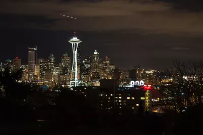 Come Ottenere Un Visto ESTA Negli Stati Uniti E Rimanere Più Di Un Mese? : Vista notturna di Seattle