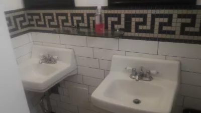 How is a stay at Chelsea cabins, cheapest hostel in central NYC? : Sinks in the bathroom