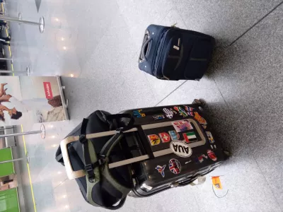 Where To Store Luggage When Traveling : Luggage in airport