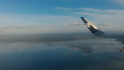 L'aeroporto di Auckland è stato recensito! : Vista dall'aereo sopra Auckland