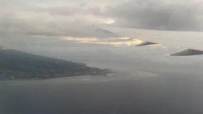 Air New Zealand planes inside flight review : View on Tahiti lagoon from above