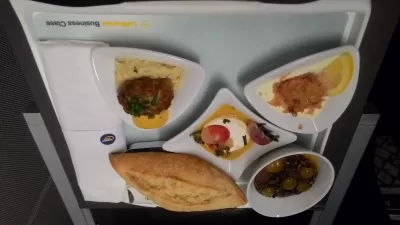 Clasa de afaceri Trucuri: Cum pot zbura mai mult pentru mai puțin? : Business class în timpul zborului masa cu Lufthansa