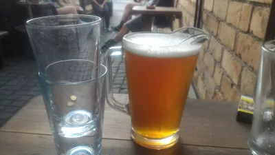Cheap and free things to do in Auckland : Drinking a jug of beer in Ponsonby Central