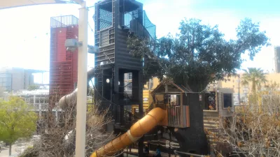 Cosas baratas y gratis para hacer en Las Vegas Nevada : Parque infantil en el parque de contenedores