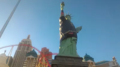 Cheap and free things to do in Las Vegas Nevada : Big Apple roller coaster and statue of liberty in front of New York New York hotel