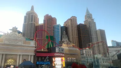 Cheap and free things to do in Las Vegas Nevada : Big Apple roller coaster seen from outside
