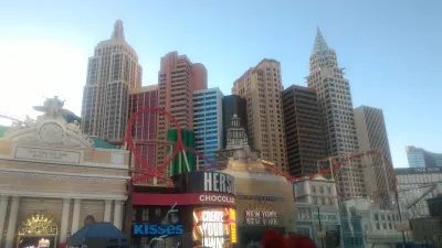 Billige og gratis ting at lave i Las Vegas Nevada : Big Apple rutsjebane ses udefra