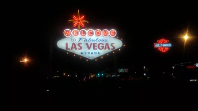 Cosas baratas y gratis para hacer en Las Vegas Nevada : Bienvenido al cartel de Las Vegas at night
