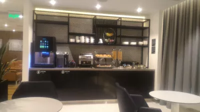 Copa Club lounge Bogota El Dorado : Food and coffee area