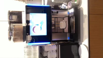 Salon de l'aéroport Staralliance: Luftansa Senator Lounge à Francfort : Excellentes machines à café avec un grand choix: expresso, cappuccino, macchiato,…