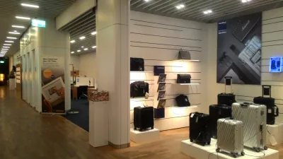 Salón del aeropuerto Staralliance: Luftansa Senator Lounge en Frankfurt : Tienda mundial de Lufthansa y cabinas de trabajo