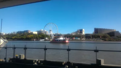 What are the tourist and free public transport in Brisbane? : CityHopper ferry arriving