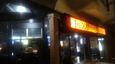 Funcheapsf - čo sú lacné lacné SF veci? : Vražda mistery pub & grub prechádzať druhý bar