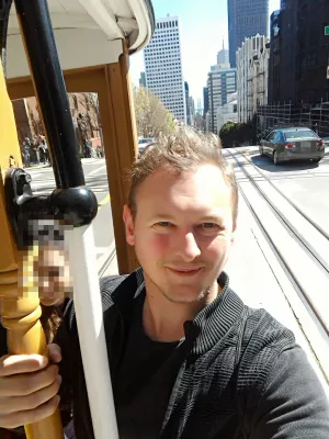 Funcheapsf - what are free cheap SF things to do? : Selfie onboard the cable car