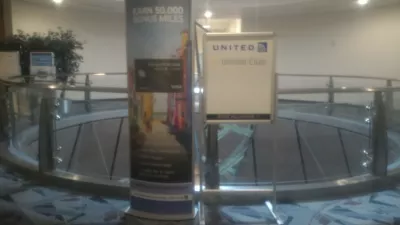 How to get access to United lounge LAS, and how is it? : Accessing the United Lounge LAS airport