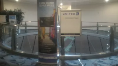 Paano makakuha ng access sa United lounge LAS, at paano ito? : Pag-access sa airport ng United Lounge LAS