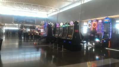 How to get access to United lounge LAS, and how is it? : Casino slot machines in the LAS airport