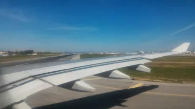 Salón Premium de la aerolínea TAP Portugal del aeropuerto de StarAlliance Lisboa : Antes de despegar en el aeropuerto de lisboa.