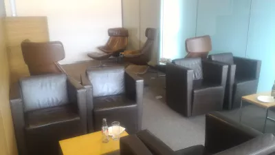 How is the Luxembourg airport business lounge? : Seats and tables