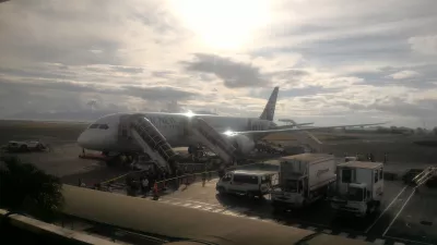 How is the Tahiti airport lounge, AirTahitiNui Papeete Faa lounge? : Air New Zealand flight as seen from the lounge