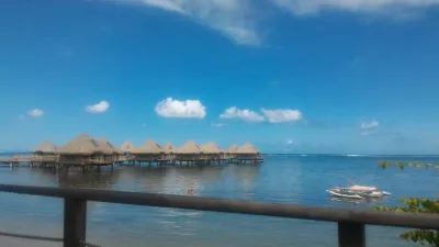 Aké sú najlepšie luxusné bungalovy nad vodou v strediskách Francúzskej Polynézie? : Rezort Tahiti Ia Ora Beach spravuje Sofitel overwater bungalows