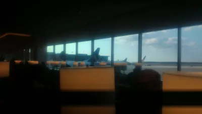 How is the United club lounge in Houston? : Runway view from seating area