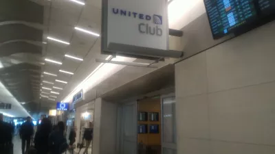 How is the United lounge SFO international airport? : Entrance of the United lounge SFO
